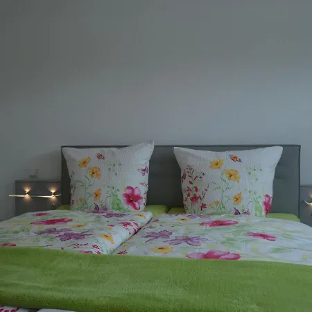 Holiday home Comfortable And Luxurious In A Wooded Area With Sweeping Views Kaisersesch
