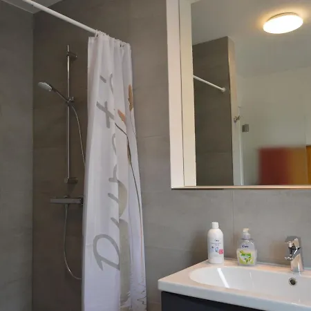 Comfortable And Luxurious In A Wooded Area With Sweeping Views