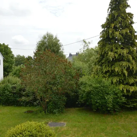 Comfortable And Luxurious In A Wooded Area With Sweeping Views